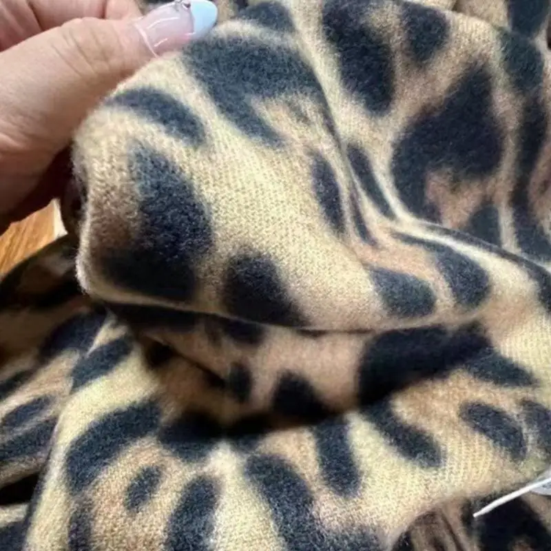 

A52E Reversible Shoulder Scarf Warm Neck Wrap Thick Winter Hijab Accessory Unisex