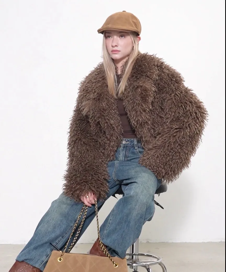 

Faux Fur Coat Long Woman Coats Womens Feminina Floor Length Fitness Young Urban Silk Closure Lantern Sleeve Plush Buttons Unique