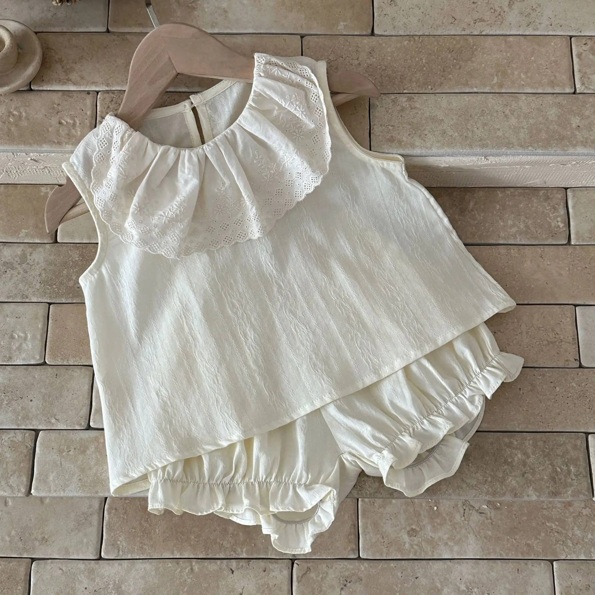 2026 New 6M-2T Baby Set lace jacquard sleeveless doll top and bloomer shorts Girls Suit with ruffled cuffs 2PCS Set
