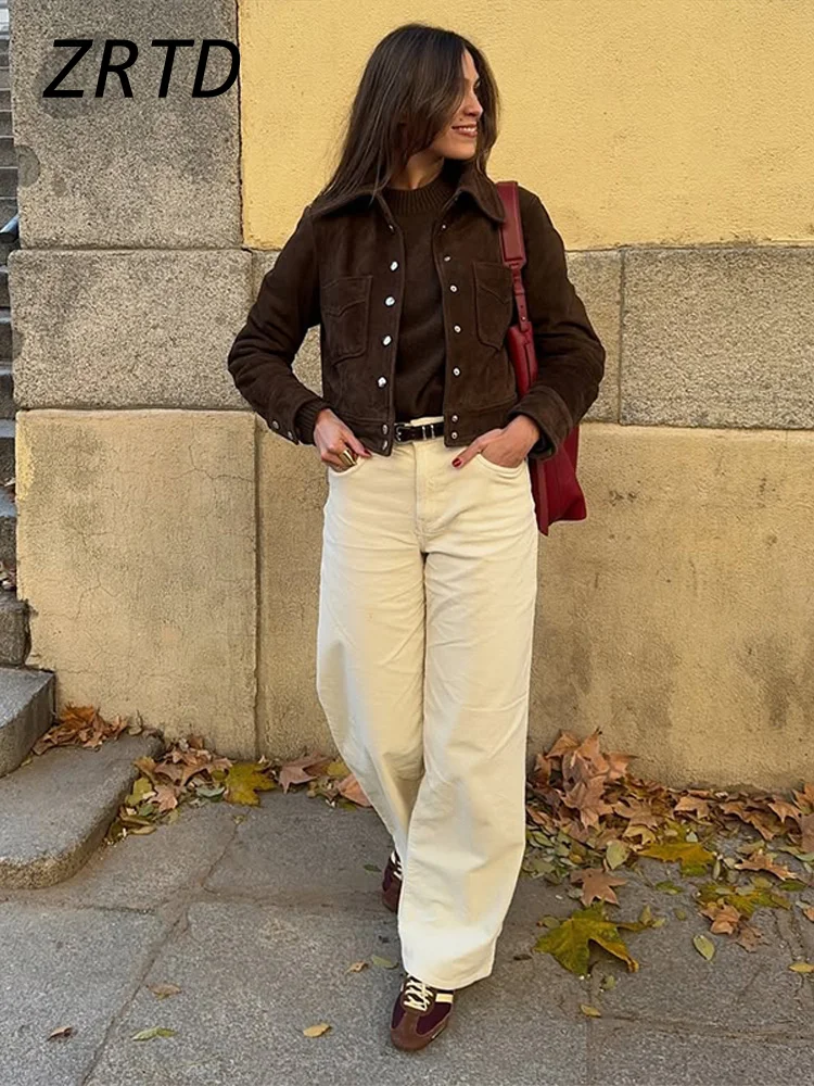 Dámská krátká hnědá semišová bunda s klopou, jednořadé zapínání, plný rukáv, kapsy, dámské kabáty, podzim 2025, dámské svrchní oblečení na dojíždění - náhled 6