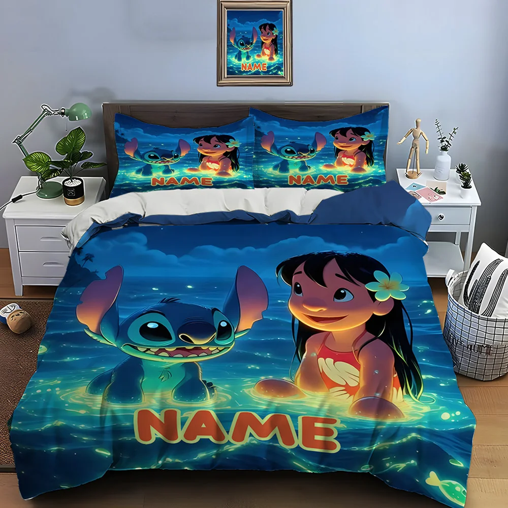 

Пододеяльник с индивидуальным именем Disney Stitch, комплект постельного белья, 3-х предметная кровать, наволочка королевского размера, наволочка для взрослых, комплект постельного белья для спальни