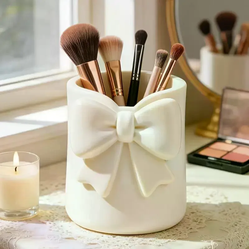 3D Stylish Desk Storage Bucket Multifunctional Makeup Brush Organizer Pen Holder For Eyebrow Brush