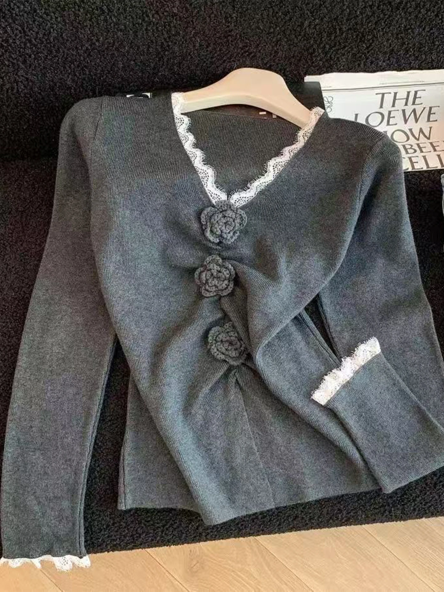 

Зимняя женская трикотажная футболка с длинным рукавом Pure Desire, V-образным вырезом, кружевными вставками и цветочным принтом, повседневная, стильная