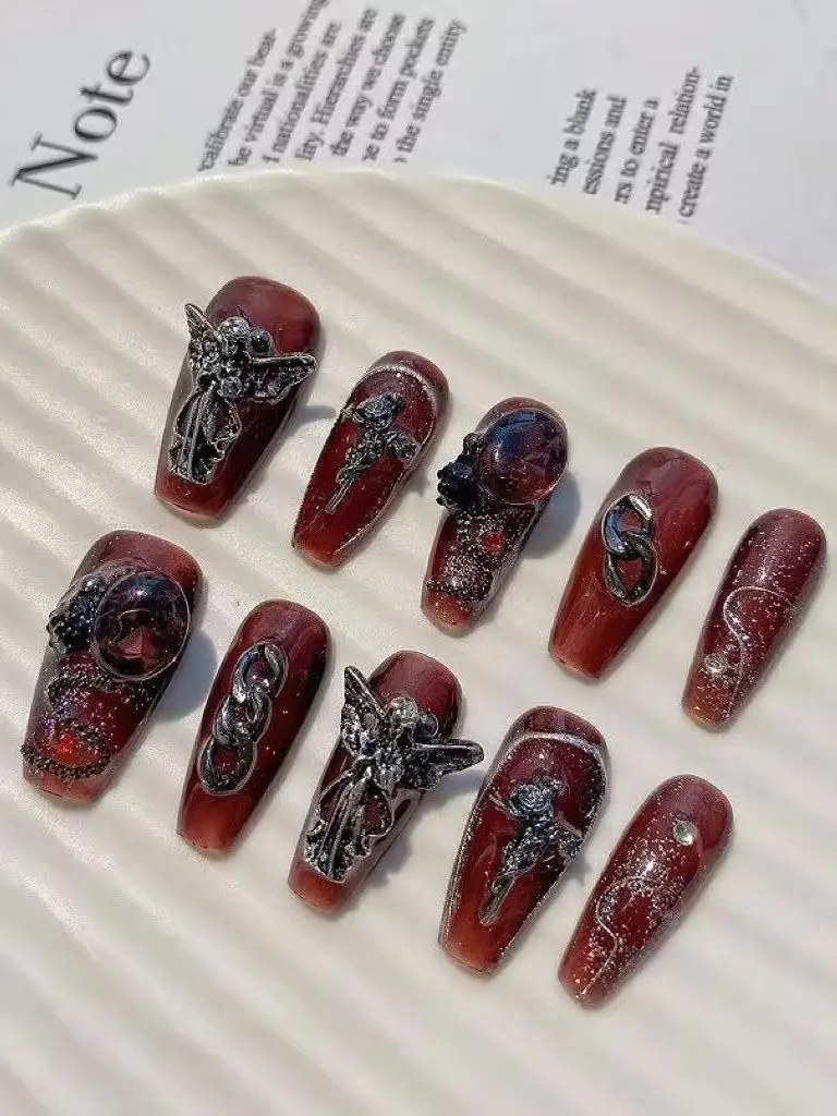 Halloween 10-Piece Retro Spicy Girl Nail Art Set, Deep Burgundy with Silver Chain, Niche Long Detachable Wearable Nails