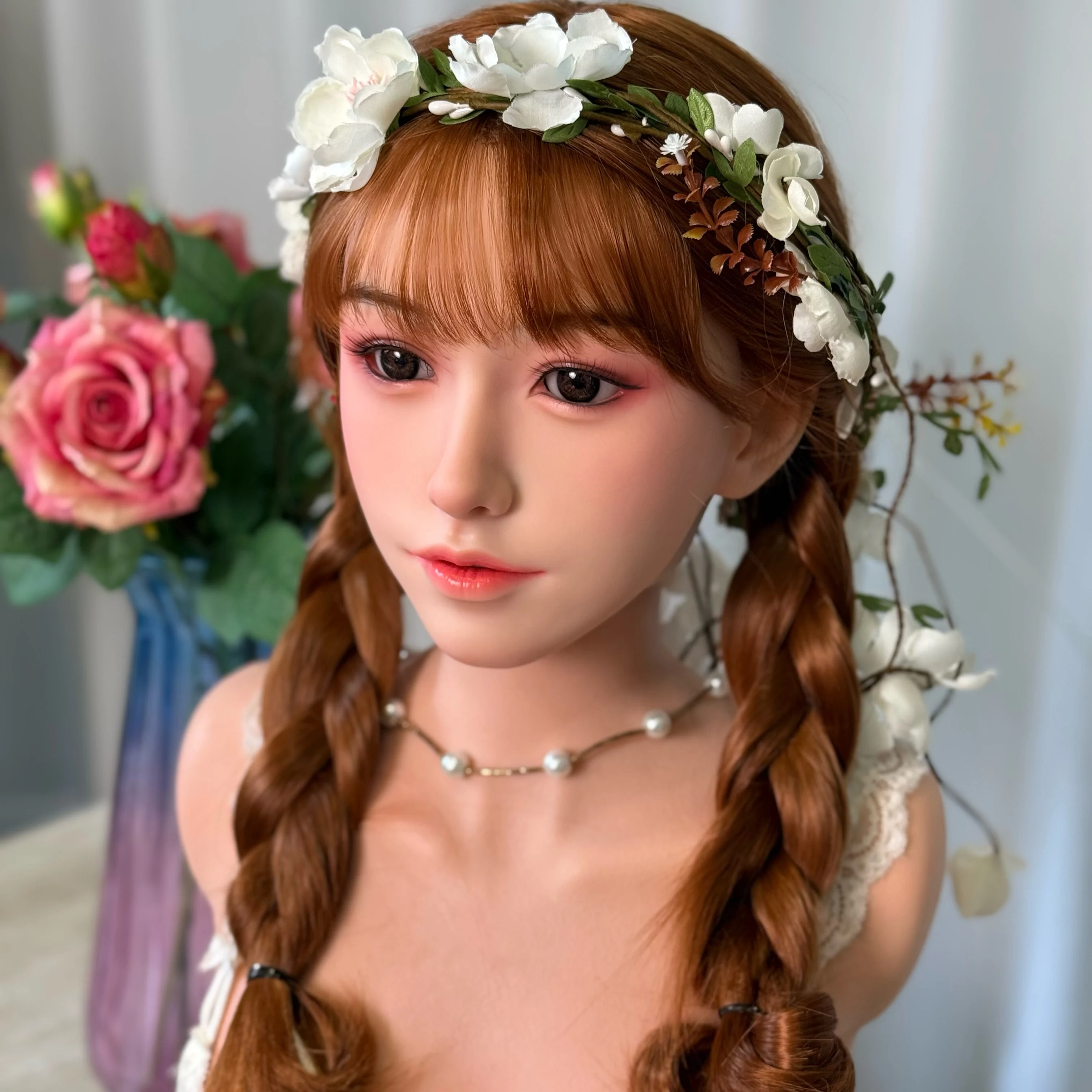 

New silicone model head, exquisite makeup, hand-transplanted hair and eyebrows, can open mouth with teeth and tongue