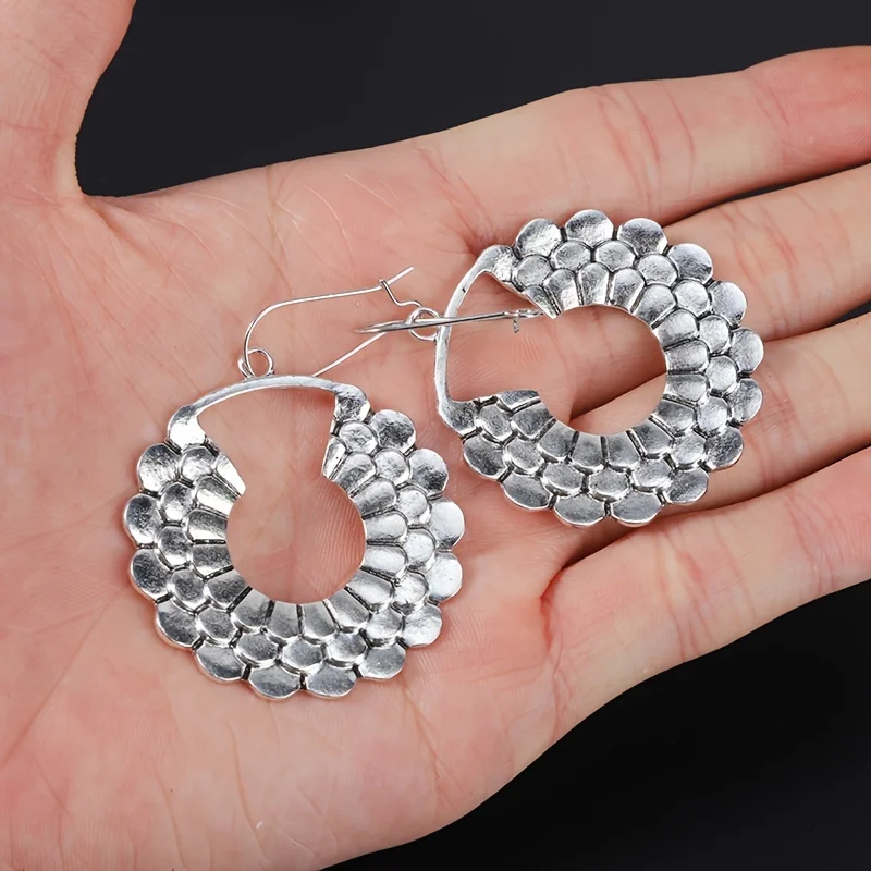 New creative minimalist style geometric fish scale pattern carved earrings Bohemian women's earrings