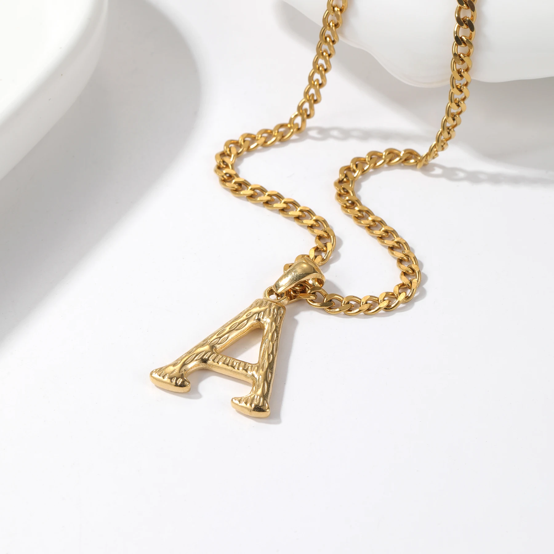 Customized initial pendant necklace Daily hot sale 18K gold plated Versatile stacking artifact Shining all summer