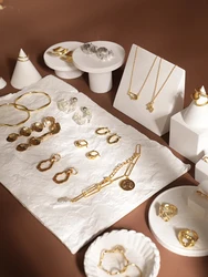 Jewelry display rack, white gypsum tray, ring holder, jewelry storage, display, shooting, live broadcast props, ornaments