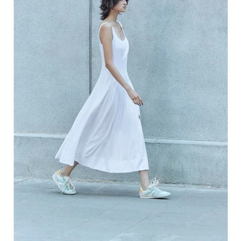 فستان صيفي جديد بتصميم بسيط وياقة مربعة من قماش مختلط بحمالة رقبة وطول متوسط للسيدات مصنوع من ألياف البوليستر