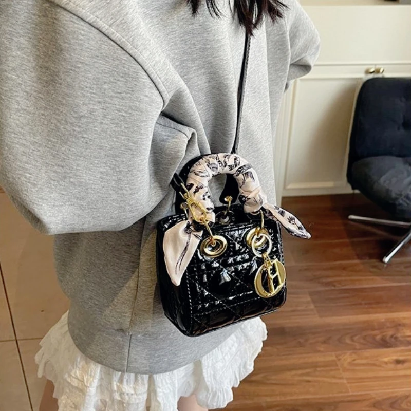 Изысканная мини-сумка принцессы Дианы, новая женская ручная маленькая сумка, маленькая квадратная сумка через плечо на одно плечо в форме ромба