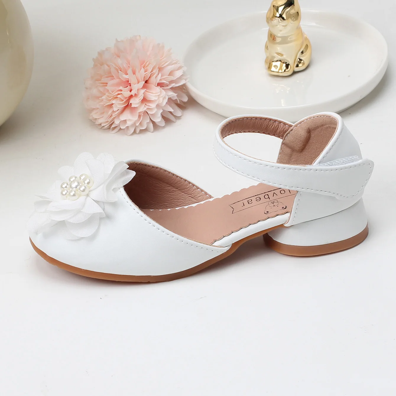 White girl flat shoes summer new comfortable and non slip children\'s princess shoes pearl flower little girl hollow sandals