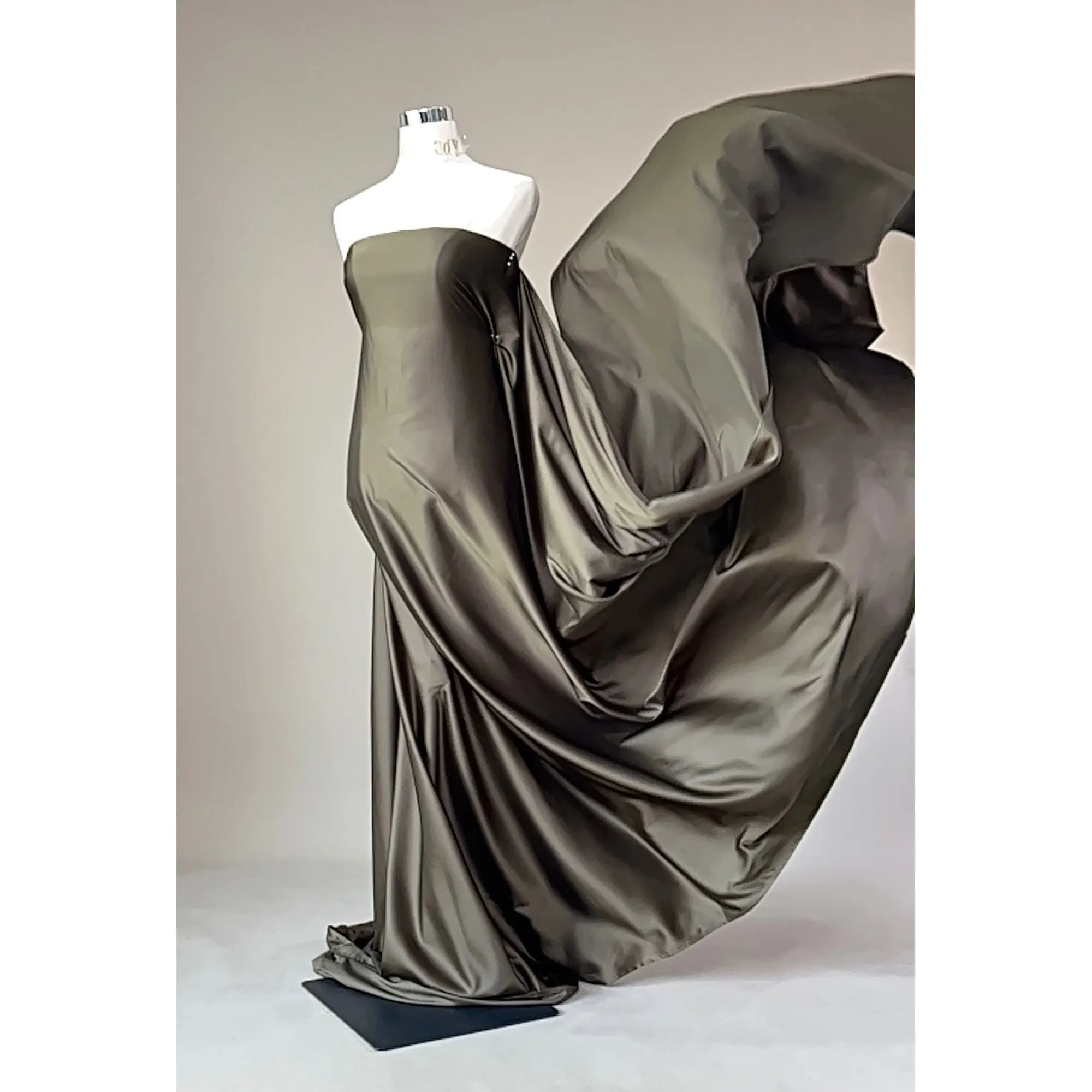 Don&Judy Strapless Satin Evening Gown with Sweep Train Simple A-Line Silhouette Elegant Maternity or Non-maternity Photoshoot