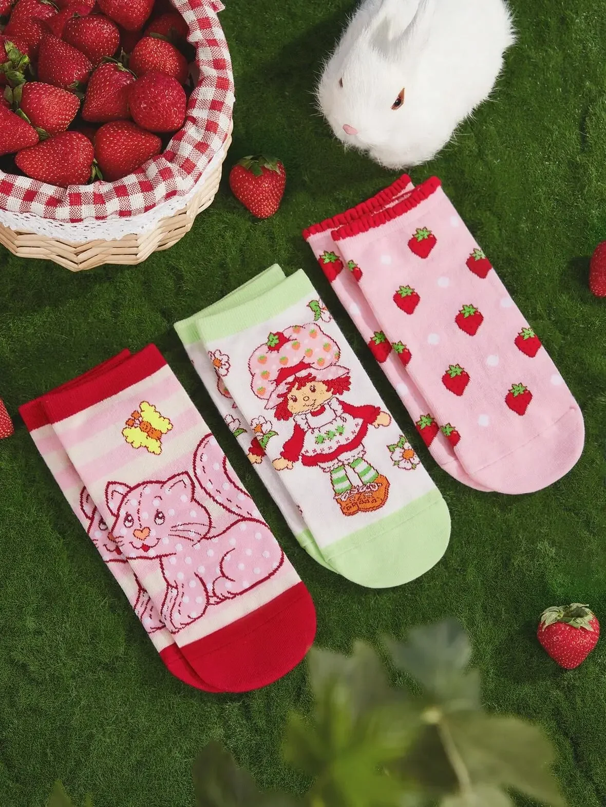 Strawberry Shortcake X SHEIN 3 Pairs Of Women Cute Socks With Cartoon Character And Strawberry Pattern