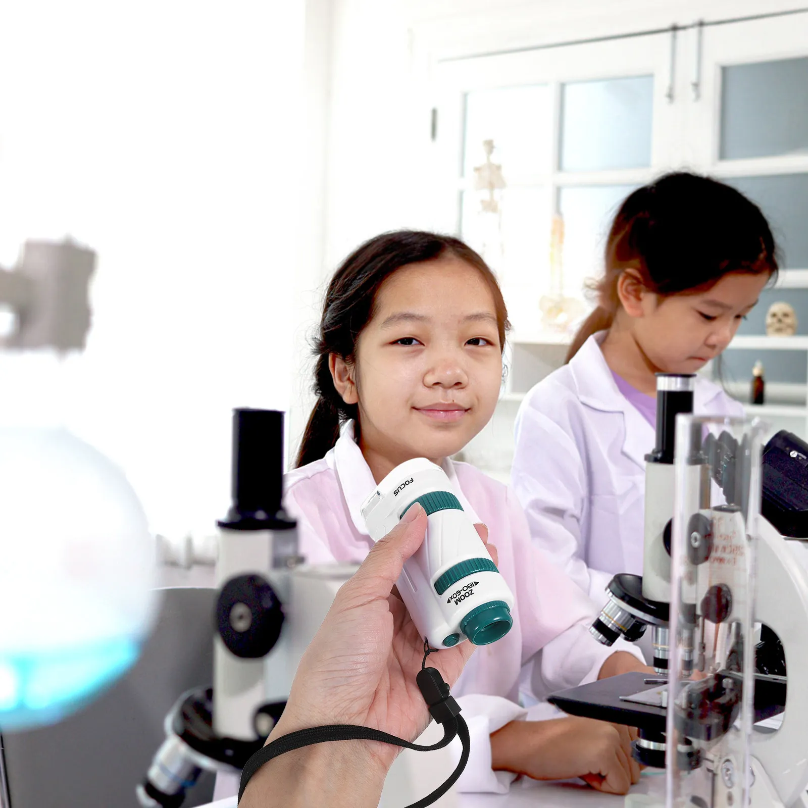 Portable Kids Microscope Set Mini Plastic Biology Magnifier for Science Exploration and School Learning
