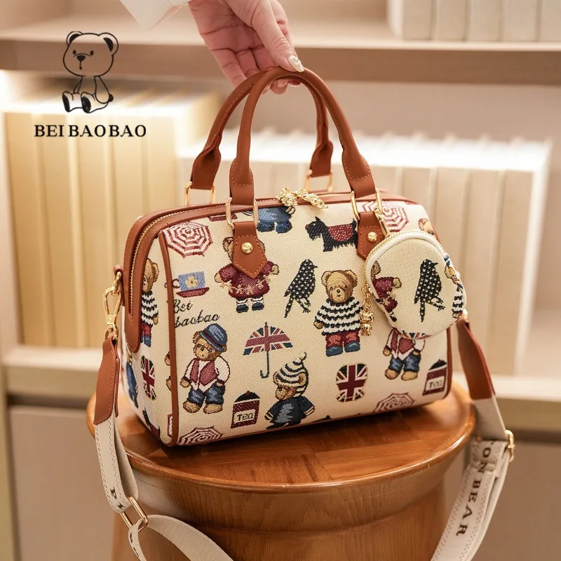 

2025 New Large Capacity Portable Pillow Bag Casual Fashion Shoulder Bags Crossbody Bags for Women Designer Bag Bear Handbags