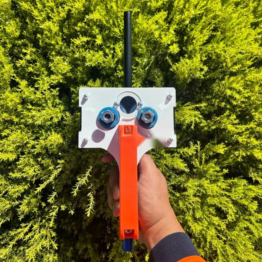 Wire Puller Heavy-Duty Handheld Wiring Tools 8mm Wire Tugger for Electrician for Pipe Narrow Spaces Wall Underground Data Center