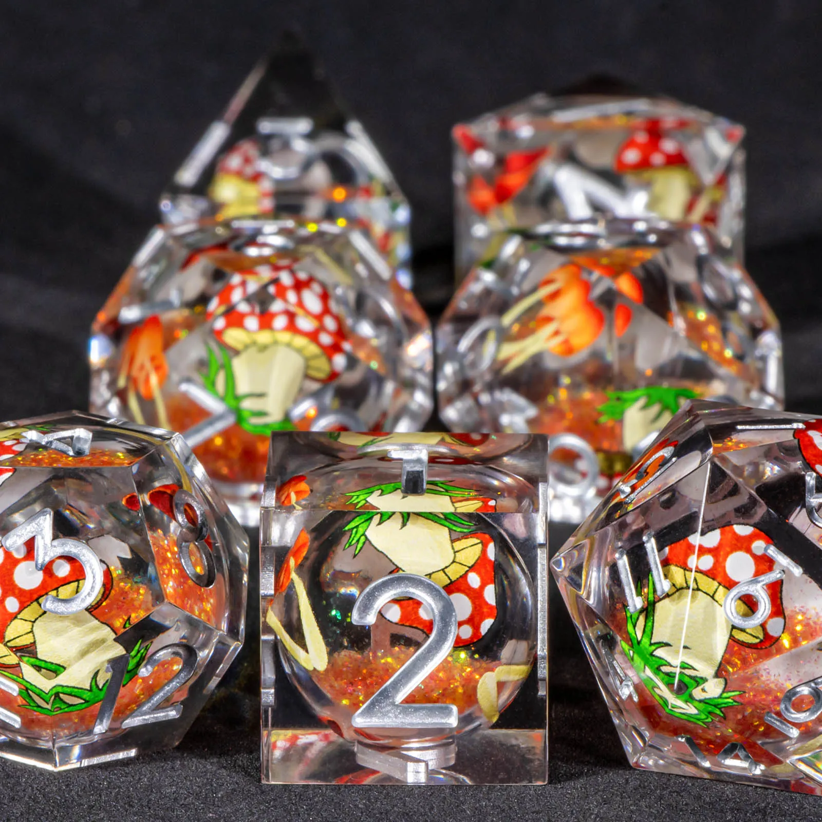 مجموعة نرد الفطر السائل الأساسية للعب الأدوار مجموعة نرد D وD للزنزانات والتنينات الراتنج حافة حادة D & D النرد #5