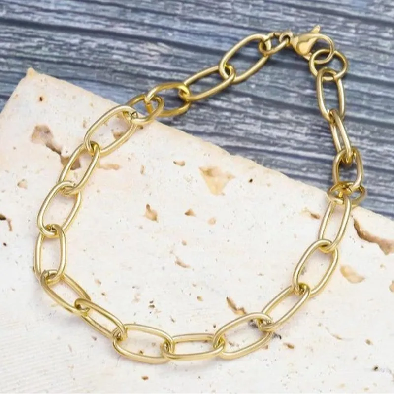 CarlidanaEuropean and American oval chain bracelet, simple style, basic titanium steel gold-plated everyday versatile accessory