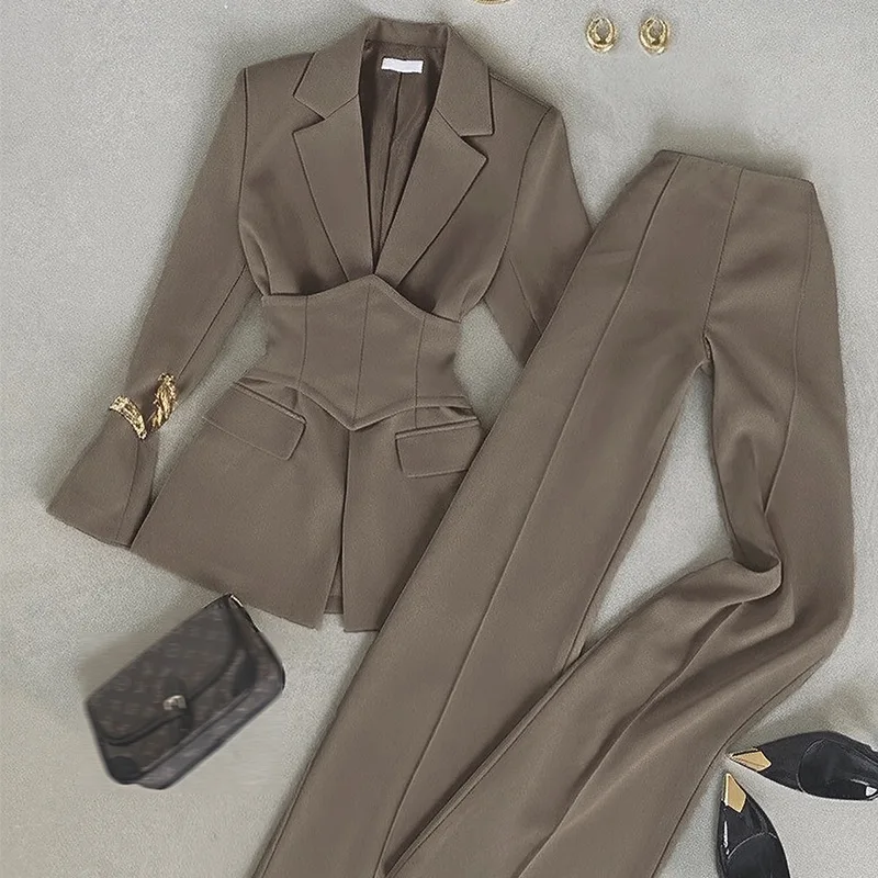 

Новый весенний деловой костюм 2026: топ с поясом и брюки с высокой талией, повседневный, цвет хаки