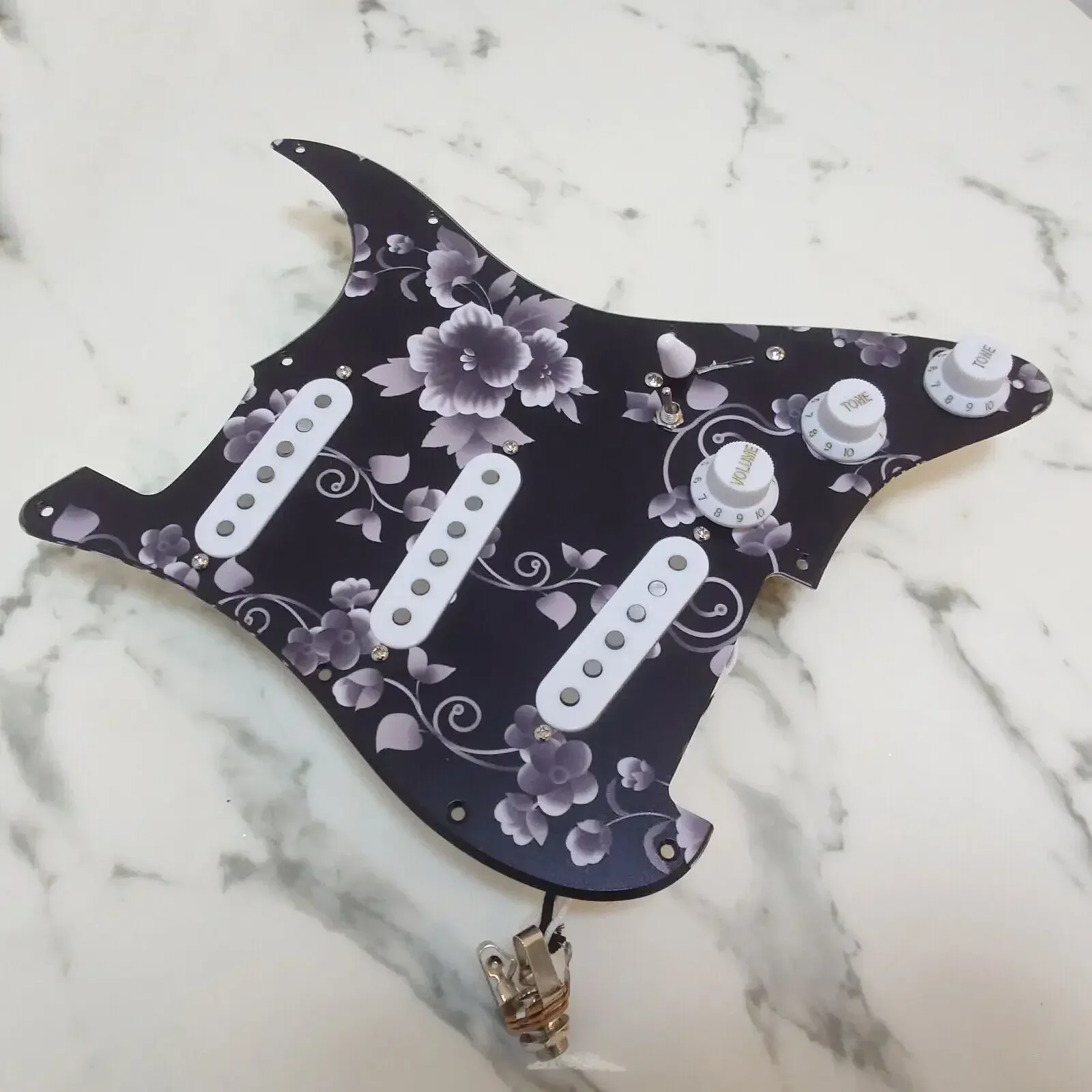 Discount Hot Sale-Electric Guitar Prewired Loaded Pickguard Set with V70 Alnico 5 Pickups ST Series Guitar Replacement Part