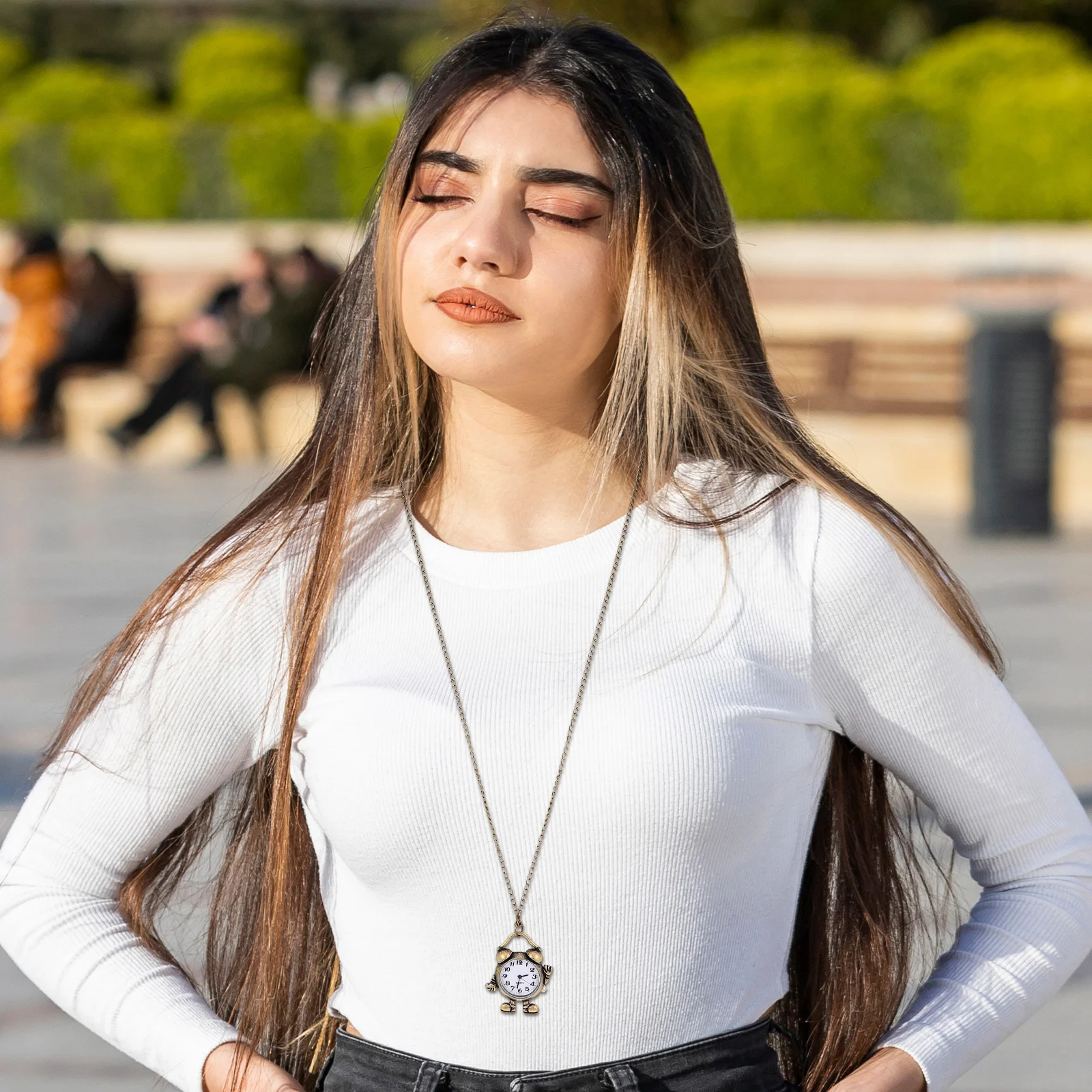 ساعة جيب كلاسيكية بحركة كوارتز مصنوعة من خليط معدني وقرص شفاف وتوقيت دقيق وقلادة على الطراز القديم للارتداء اليومي