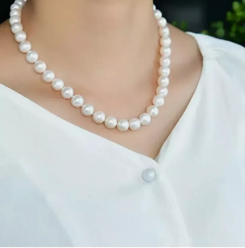 

Perfect AAA Round South Sea Pearl 8-9mm White Pearl Necklace 18 inches 925s