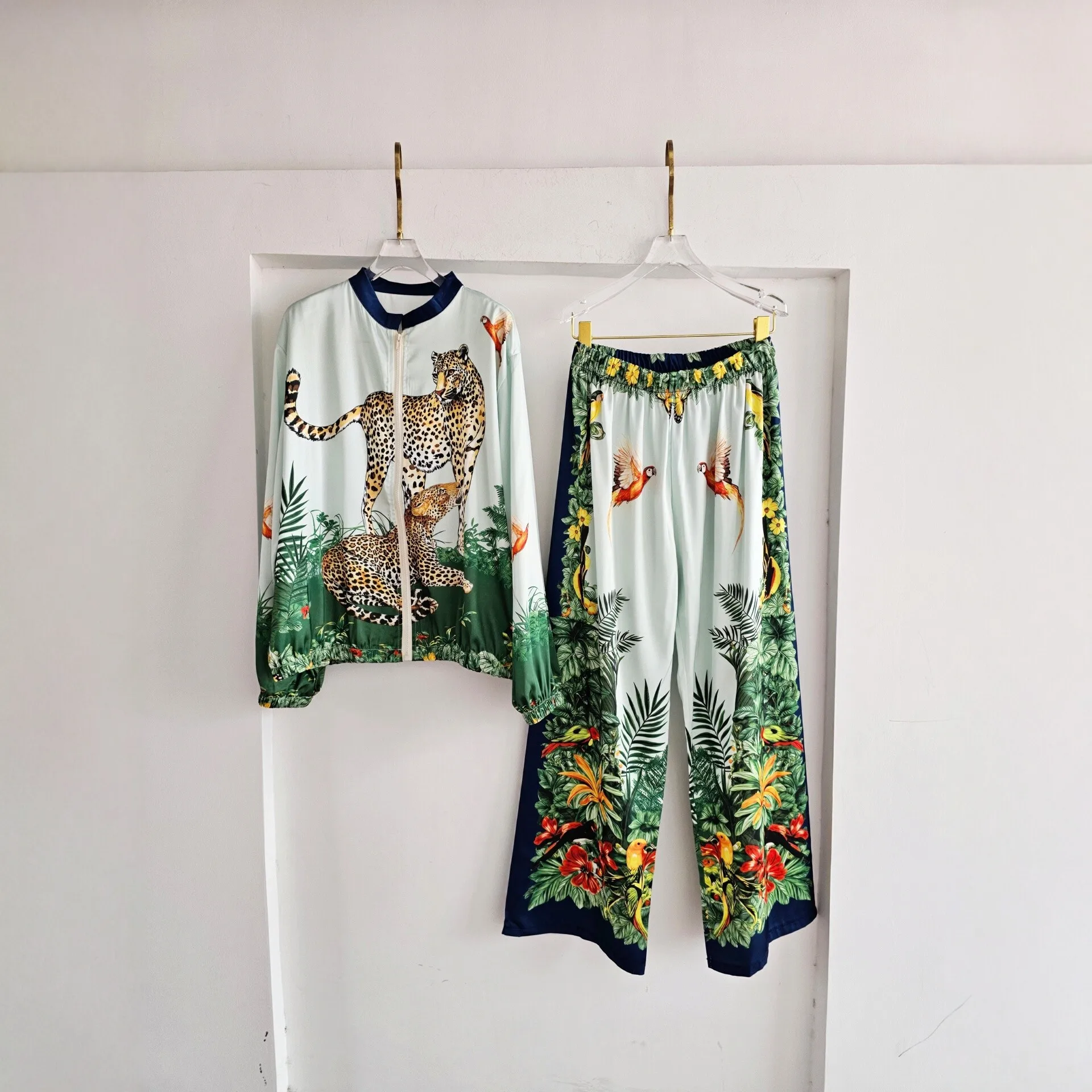 

Baroque French Leopard Printed Long Sleeve Zipper Shirt Loose Wide Leg Pant Sets Satin Simulation Two Piece Casual Suit Women