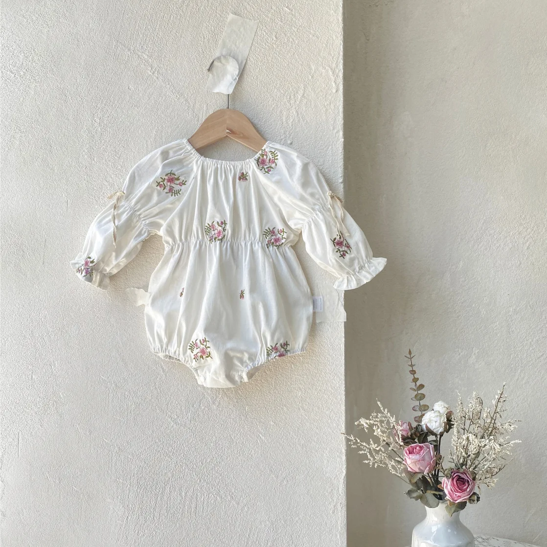 

Cotton Infant Flower Embroidery Jumpsuit Toddler Clothes 0-24M 2025 Autumn New Baby Girl Cute Sweet Puff Sleeve Bodysuit