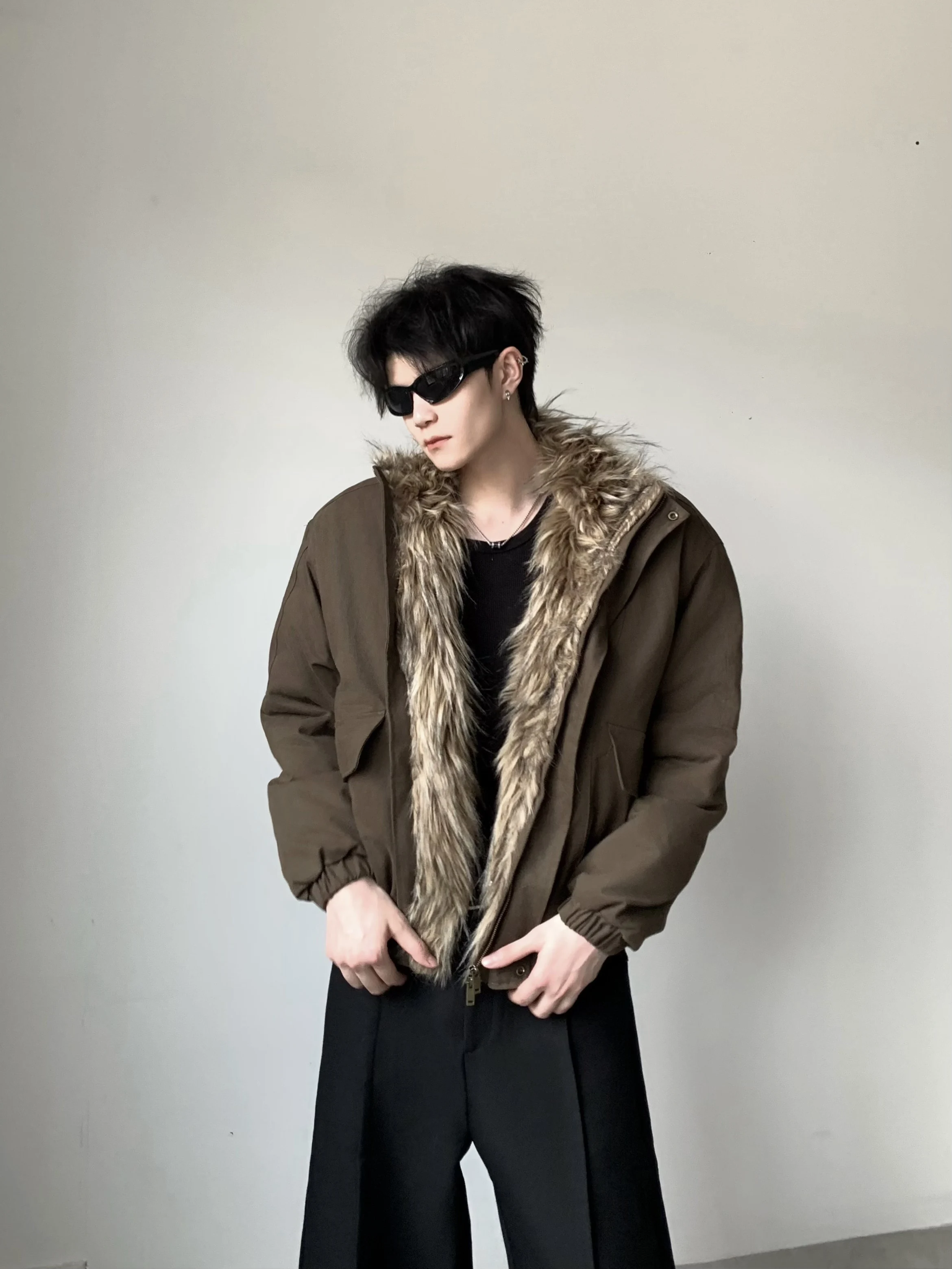 سترة رجالية جديدة لخريف 2025 فاخرة وخفيفة الوزن وياقة من الفرو الصناعي سميكة وأنيقة بلون سادة وأكمام طويلة سترة أنيقة سترات باركاس #3