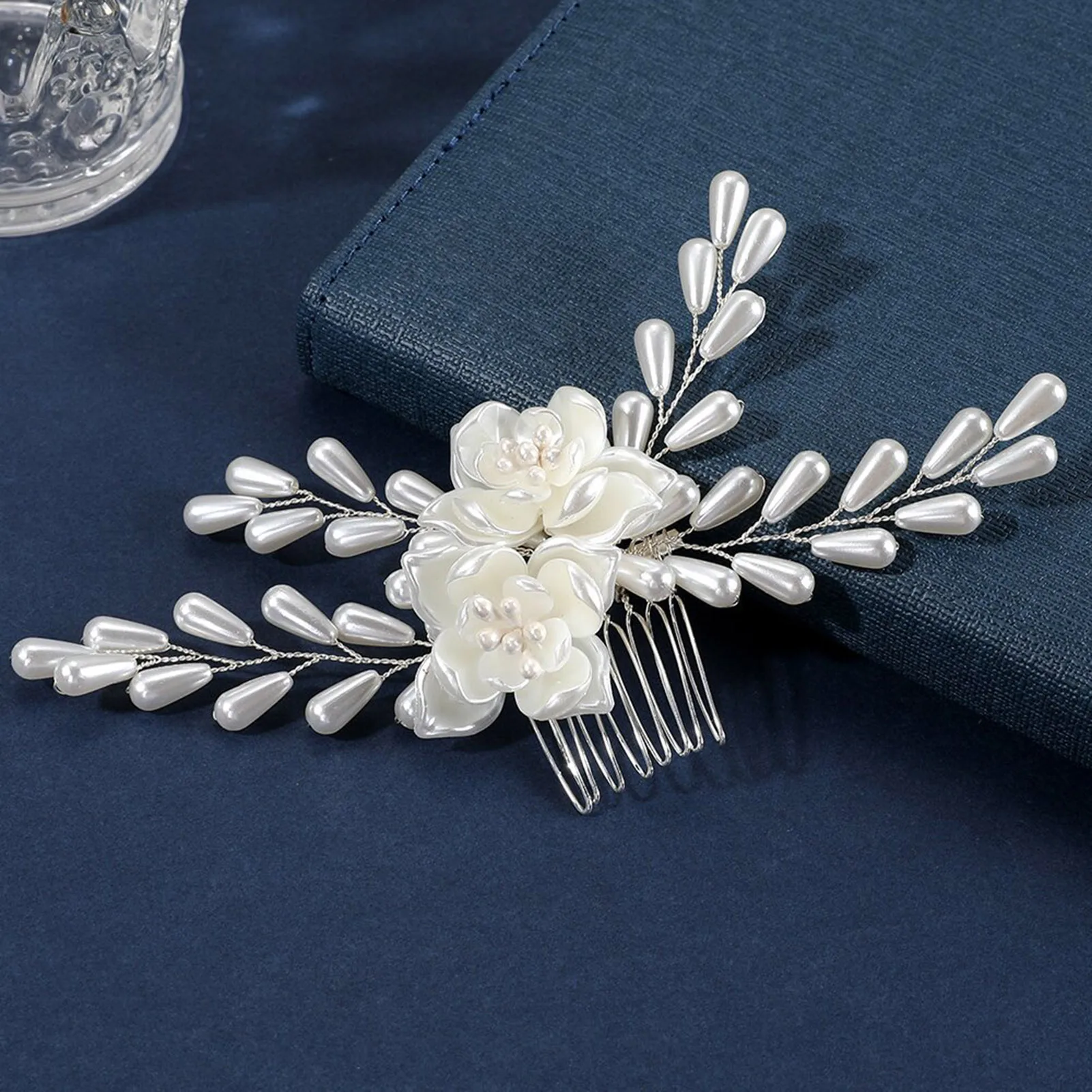 Handmade White Pearls Hair Combs Flower Hair Clips Bride Wedding Hair Jewelry Elegant Bridal Headwear Women Party Headpieces