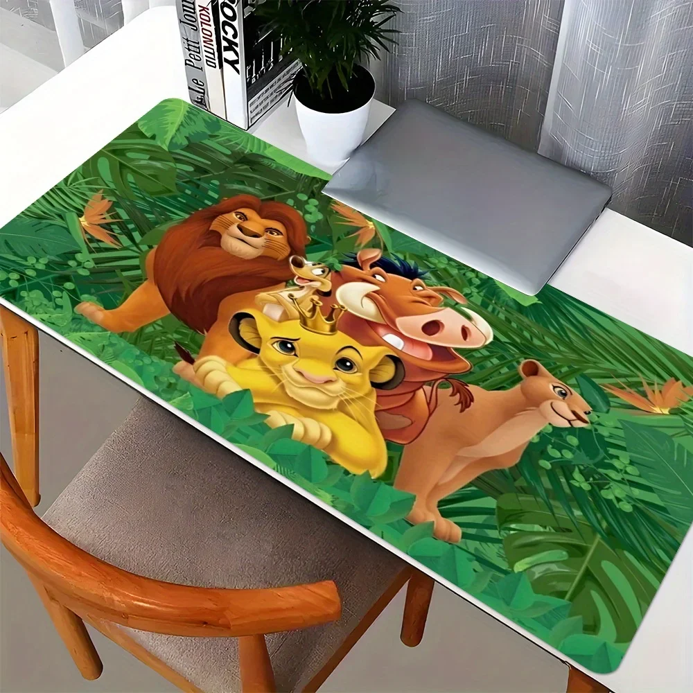 قطعة واحدة من لوحة الماوس الرسمية من Disney The Lion King - Simba وTimon & Pumbaa، قاعدة مطاطية غير قابلة للانزلاق، سجادة مكتب ألعاب كبيرة للكمبيوتر الشخصي والمكتب،