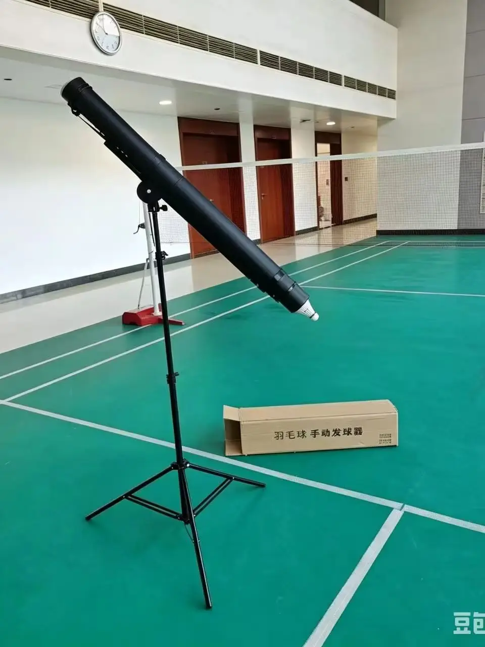 Badminton-Trainingsausrüstung Tragbarer Federball-Zubringer Manuelle Ballwurfmaschine Faltbar Höhenverstellbar 70 Stück Kapazität für Coaching