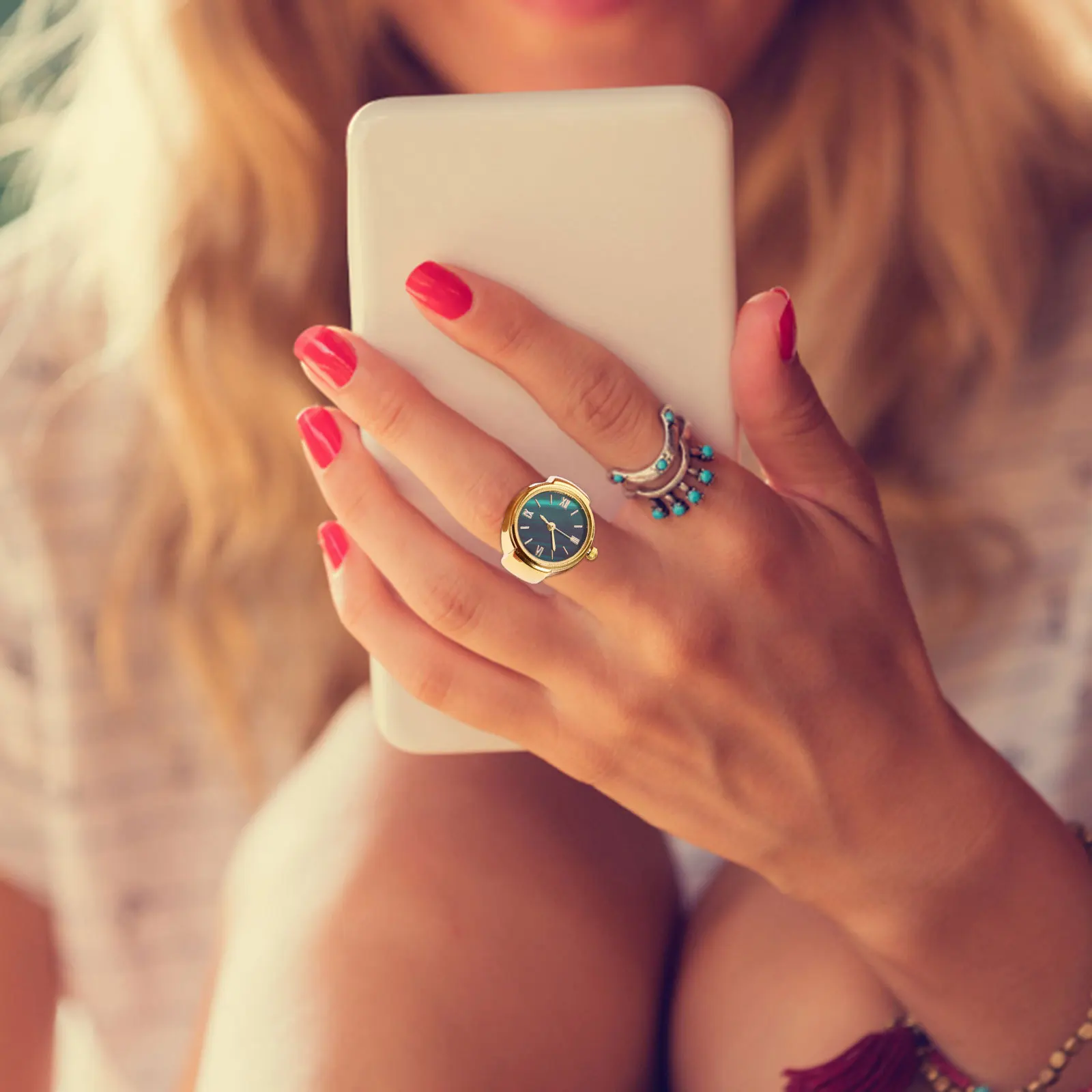 

Mini Finger Watch in Green Roman Numeral Dial Ring Style Timepiece Fashionable Functional Accessory for Men and Women