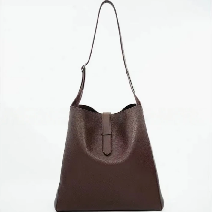 

Новинка 2023 года, сумка-ведро Hobo, большая ручная сумка на одно плечо, пригородная сумка под мышками, сумка для мамы, модная повседневная сумка...