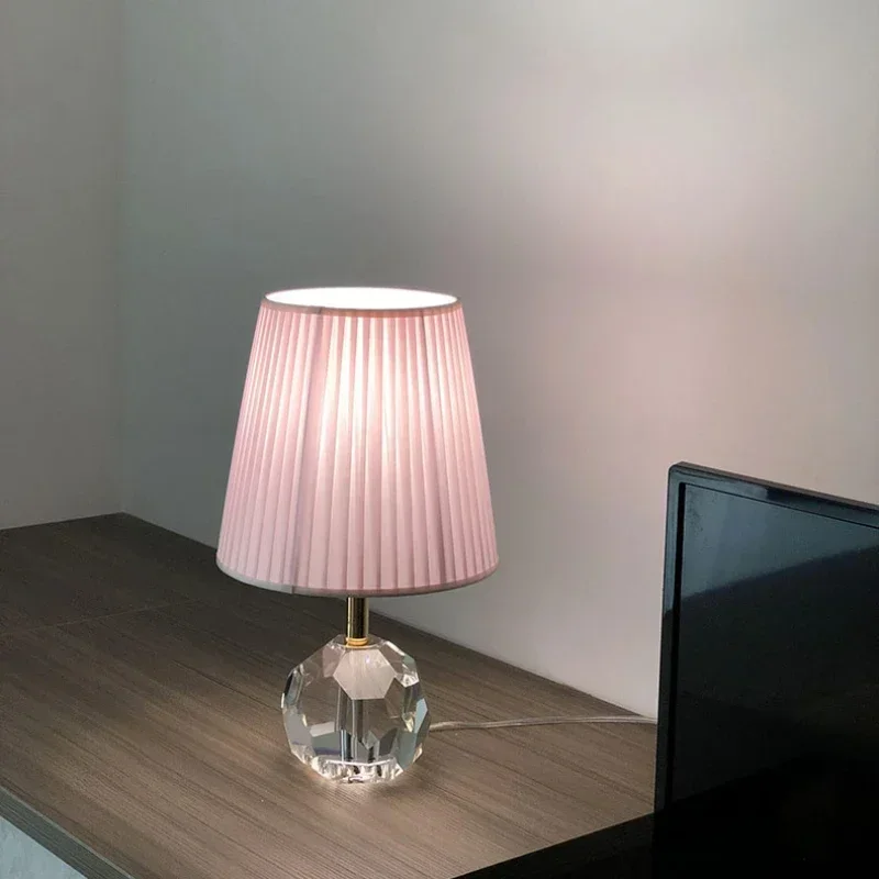

Romantic Light Luxury Crystal Table Lamp
