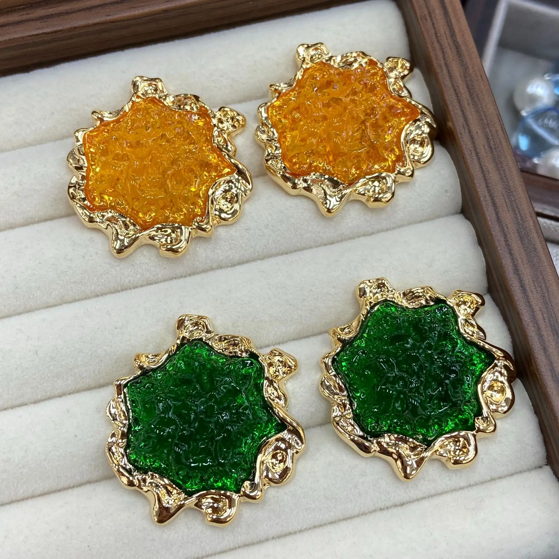 Retro Metal Irregular Round Ear Studs Glossy Cracked Enamel Green Orange Color Block Chunky Statement Earrings Women Accessories