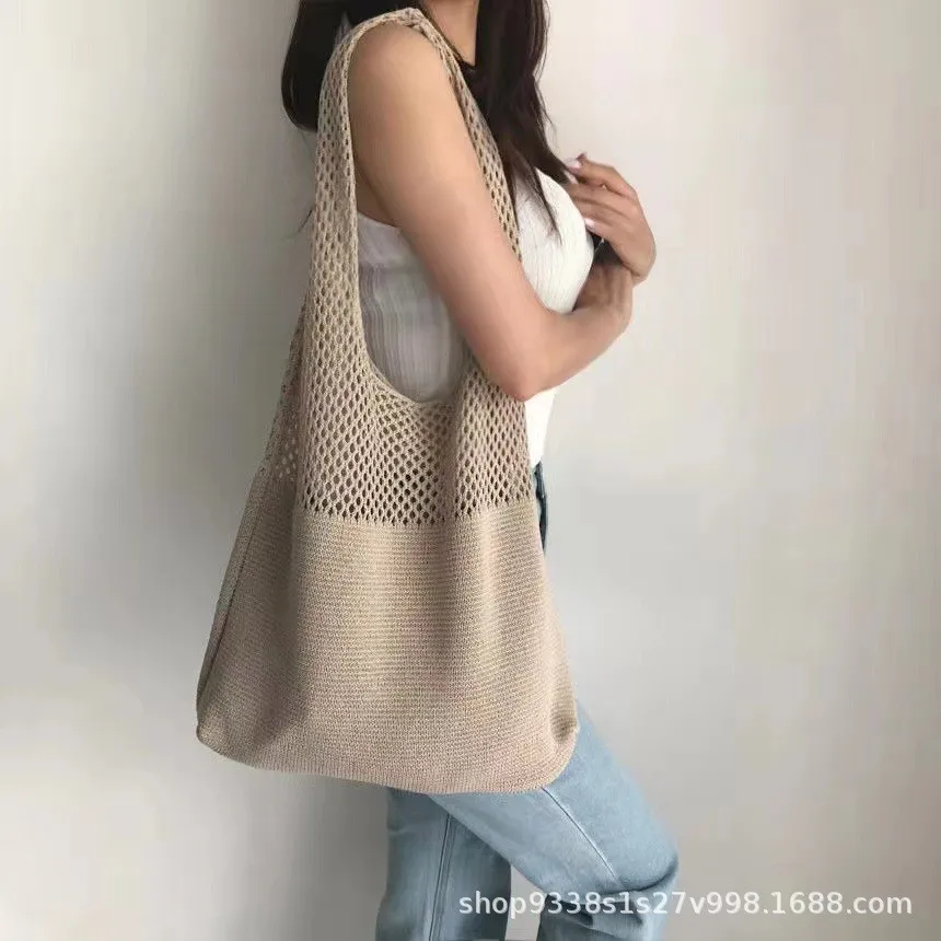 

Fashionable Knitted Handbag with Cutout Detail