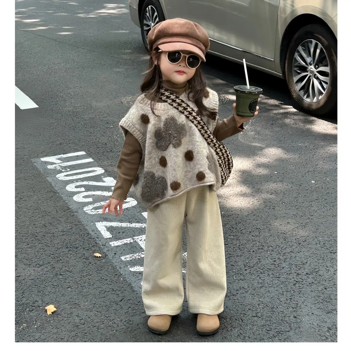 

Children Winter 2024 Girls Big Polka Dot Simple Casual Style Vest Girl Knitted Vest Base Shirt Straight Pants Three-Piece Set