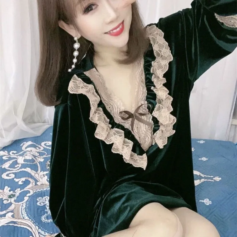 Net red golden velvet nightdress female Spring and autumn Korean fashion V-neck lace edge sexy mid-length pajamas home wear