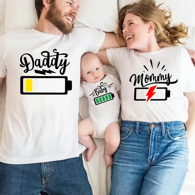Funny Matching Family Battery T Shirts Mommy Daddy Son Daughter Baby Matching Outfits Black Family Tees for Family Photography