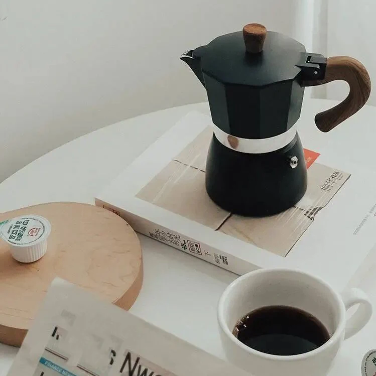 

Лидер продаж, высококачественный горшок для мока, 3-чашка, индукционная плита, итальянская кофеварка для эспрессо, горшок для мока, алюминиевый горшок для мока, деревянная ручка