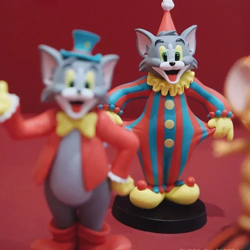 MINISO Tom y Jerry Circus Series Blind Box, Kawaii Anime Peripheral Model Car Desktop Decoration, regalos de cumpleaños para niños