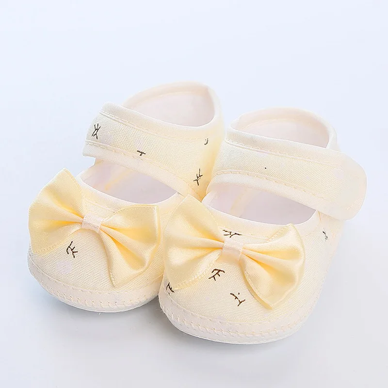 First Walkers Toddler Cotton Shoes Square Mouth Girl Shoes Sticky Buckle Girl\'s Shoes Soft Bottom Anti-Slip Infant Casual Shoes