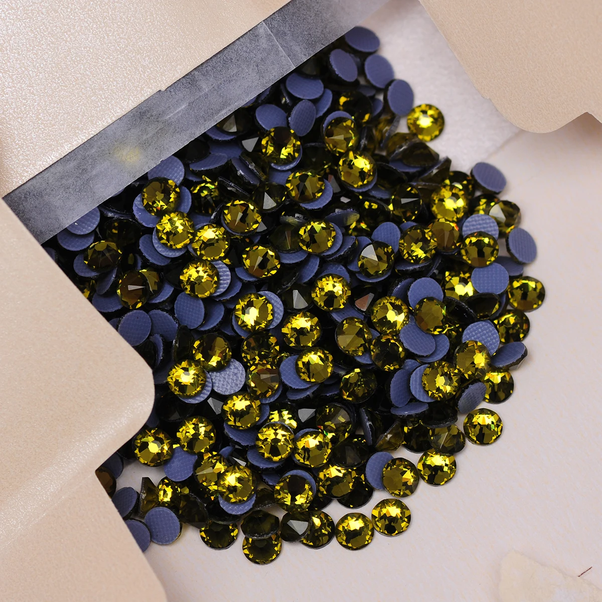 Olivine Xirius DIY Hotfix-Strassstein-Set 8 Große 8 Kleine SS16 SS20 Bügelkristalle für Handarbeiten und Kleidungsbekleidung – Detail 3