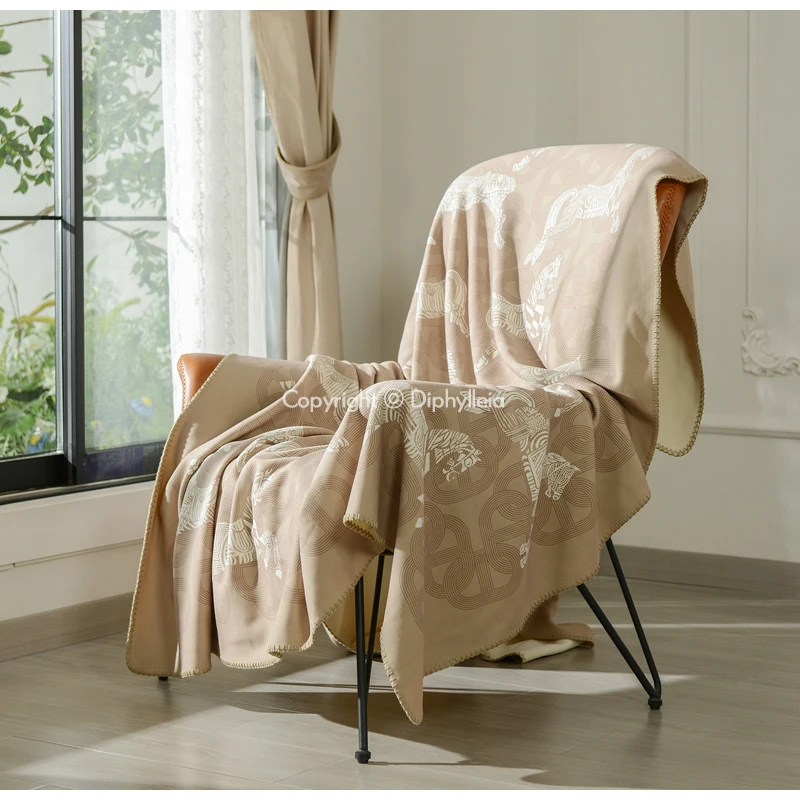 Diphylleia H Style Beige Horse Geometry Chains Sofa Throw Modern Medieval Luxury Atmosphere Decorative Blanket For Hotels Villas