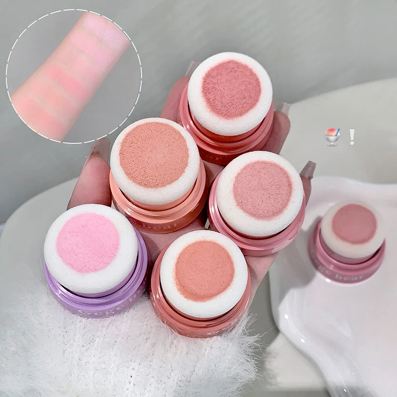 مسحوق أحمر الخدود غير اللامع من جيج بير، لمسة نهائية طبيعية، يدوم طويلاً مع تشبع منخفض، مرآة مدمجة للتطبيقات واللمس