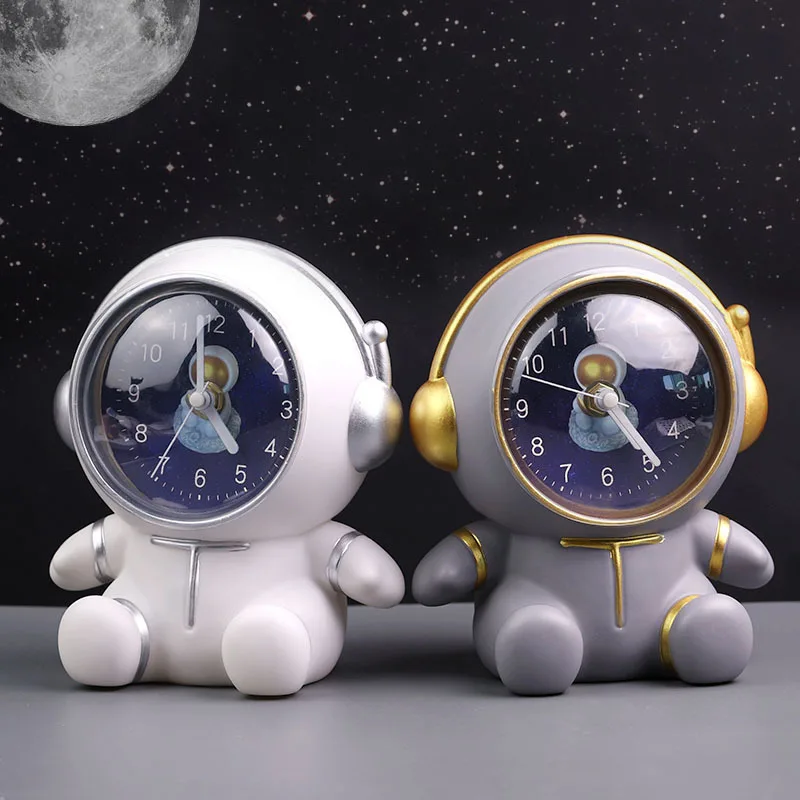 

Astronaut Money Box Handmade Piggy Bank Desktop Statue Night Light LED Clocks Children's Toys Creative Students Gifts Home Decor