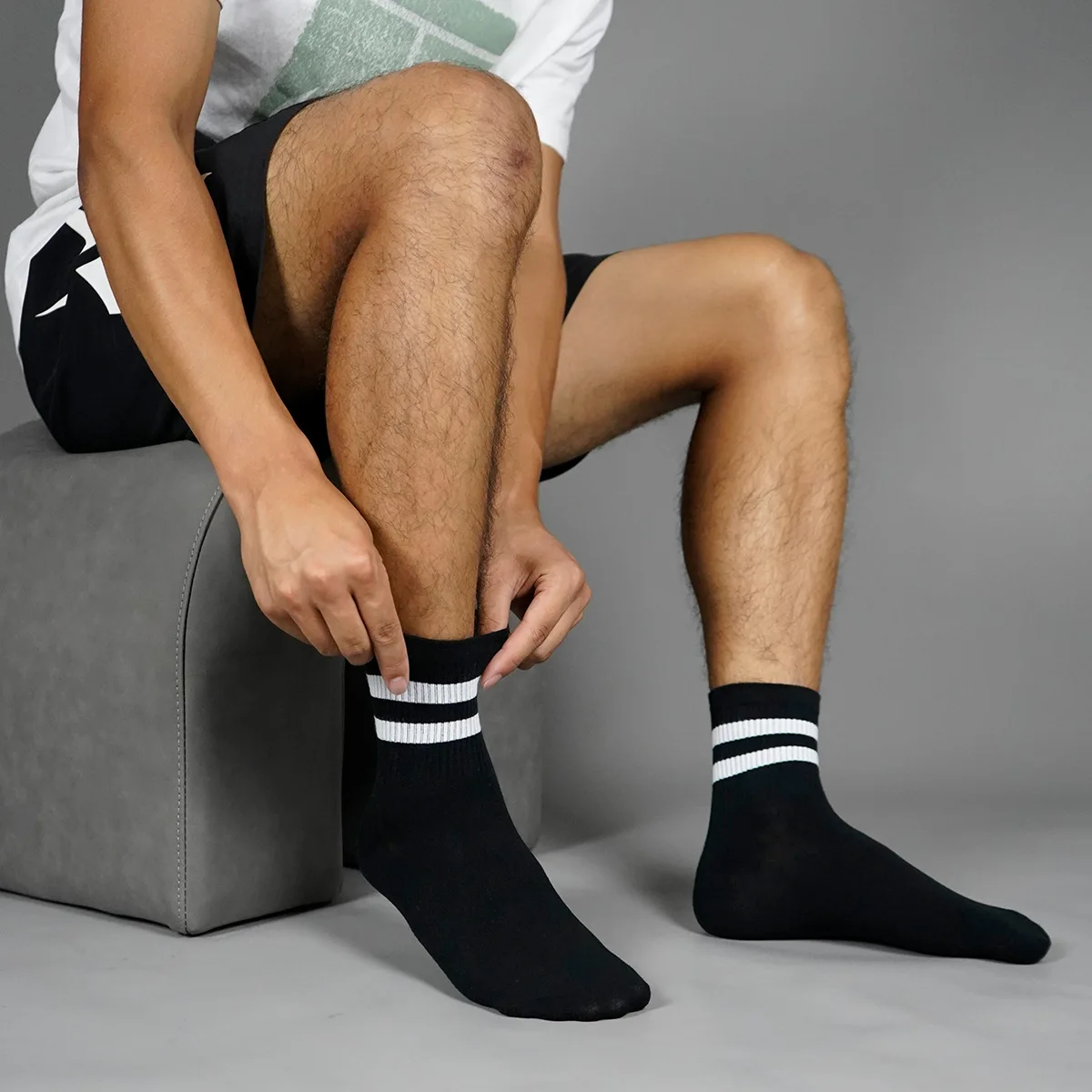 Two bar stripes medium tube long socks regular socks Harajuku skateboard dead fly sports couple