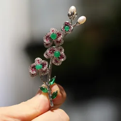 Luxury Designer High-end Jewelry Atmosphere Elegant Freshwater Pearl Green Agate Plum Flower Brooch for Woman Clothing Corsage