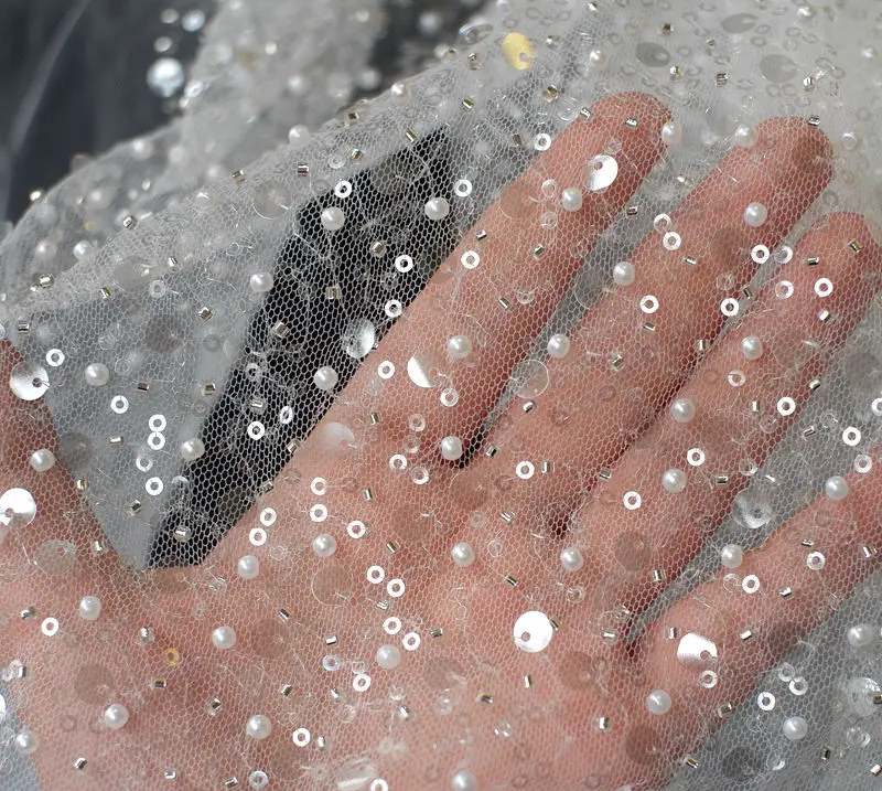 ビーズ刺繍スパンコールメッシュ生地、ウェディングドレス、コスチューム、背景装飾アクセサリーの製作に適しています